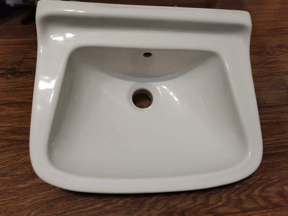 Порцеланова мивка/умивалник
