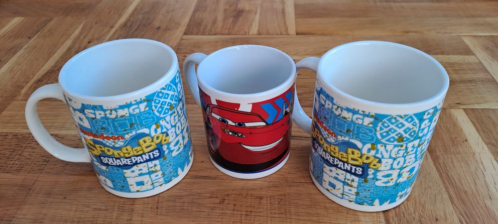 Различни комплекти чаши