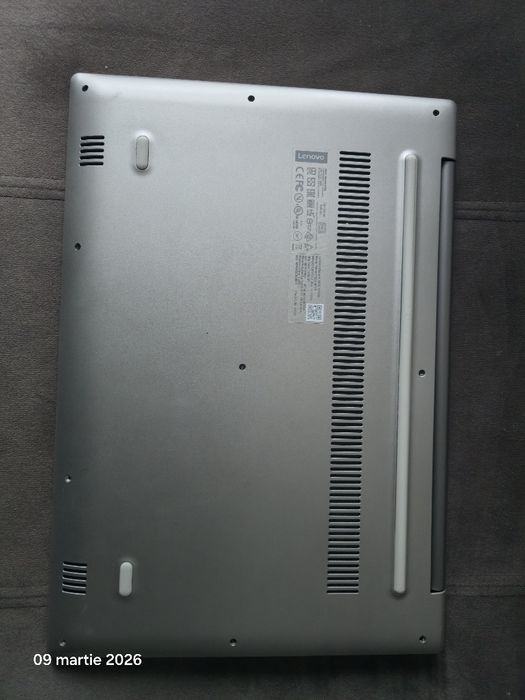 Laptop Lenovo AMD A12 8GB RAM SSD 1 tera GB stare foarte bună