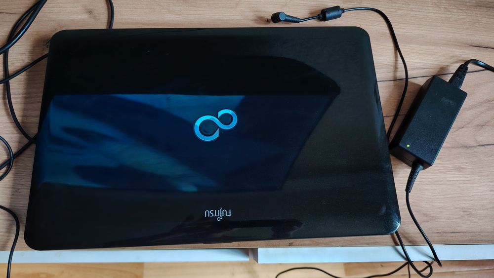Ноутбук  lifebook AH531