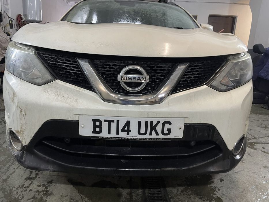 Fata completa Nissan Qashqai 2015