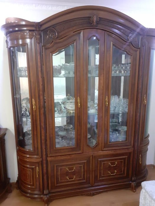 Сервант с комодом