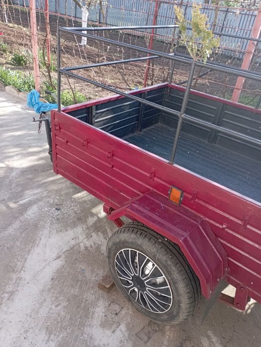 Vînd remorca autoturim