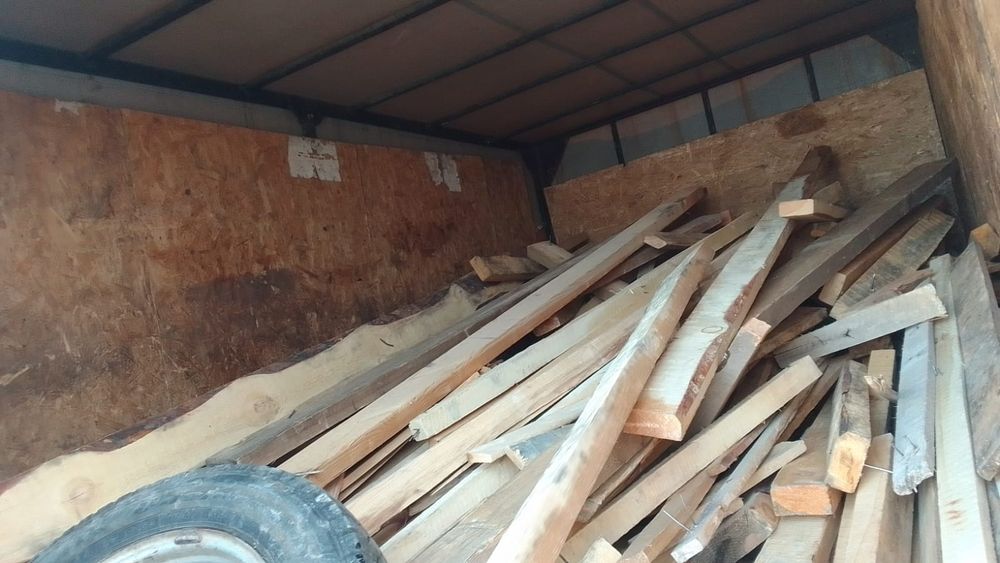 Дрова, доски, поддоны