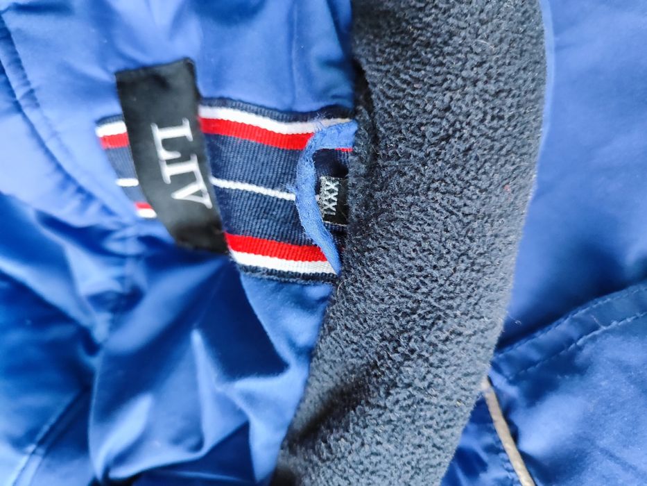 Кожено + едно спортно яке.60 +15 евро за синьото.