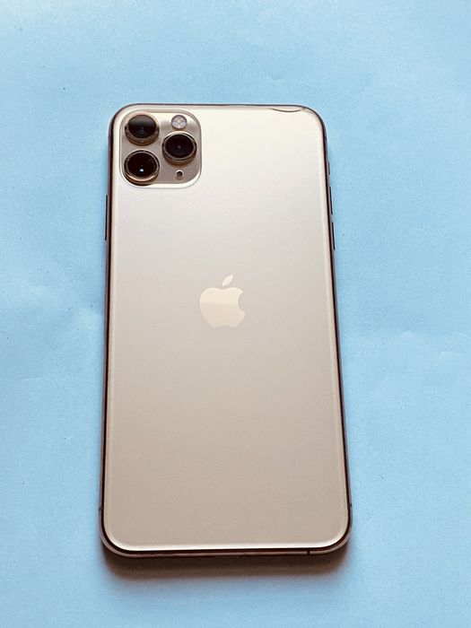 Продавам Iphone 11 Pro Max 64GB Gold
