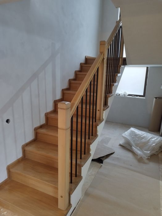 Elemente scară lemn masiv