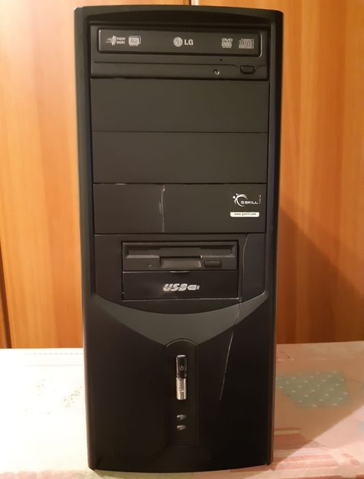 Unitate PC +monitor + sistem  audio