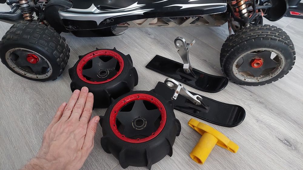 Радиоуправляемая машина на ДВС Baja 5B