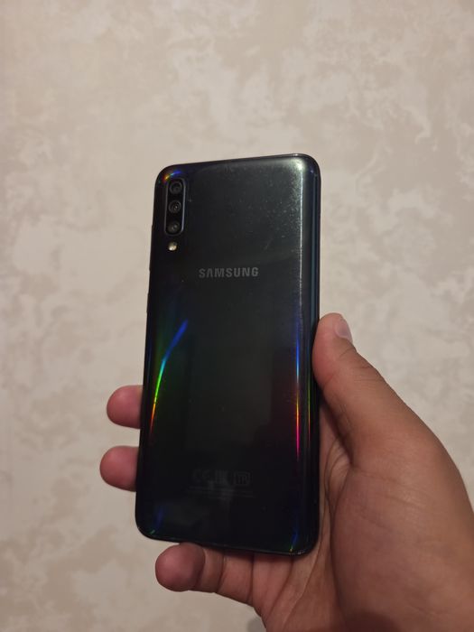 Продам телефон Samsung A70