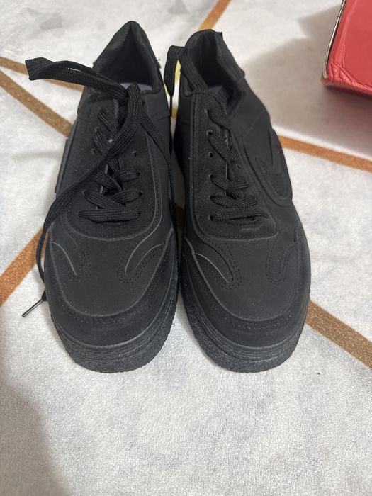 Черные  красовки