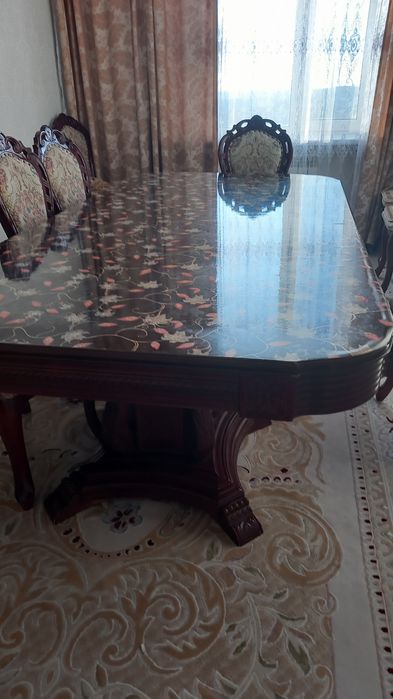 стол и стулья гостевые. б/у