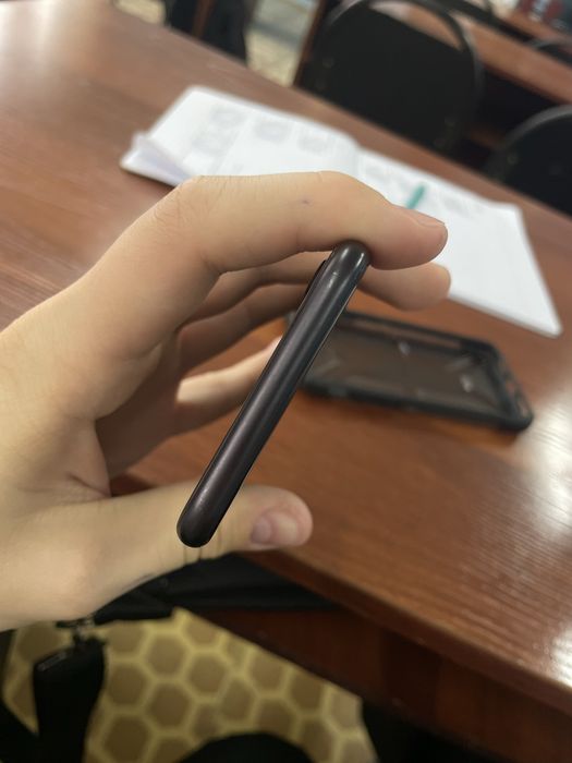 Prodam apple iphone se