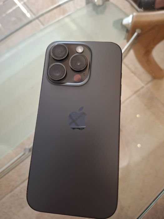 Iphone 15 Pro, cu cablu original, pret usor negociabil