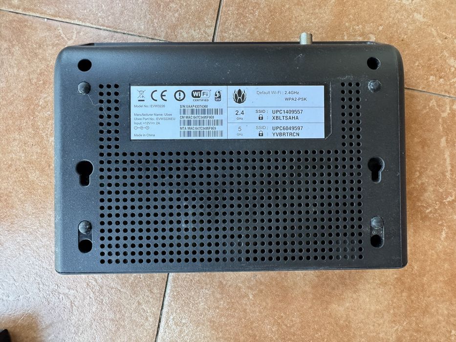Pachet 2 Modemuri Wi-Fi DOCSIS 3.0 (Ubee + Compal / CBN) cu alimentatoare