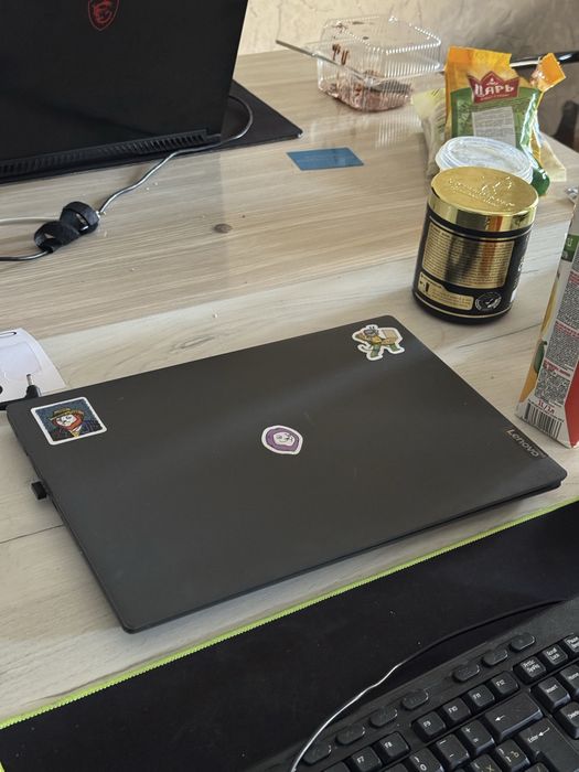 Kopmyuter Windows LENOVO