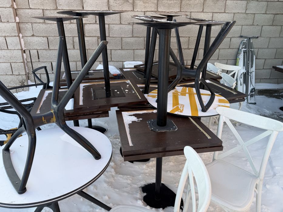 Срочно продаю столы