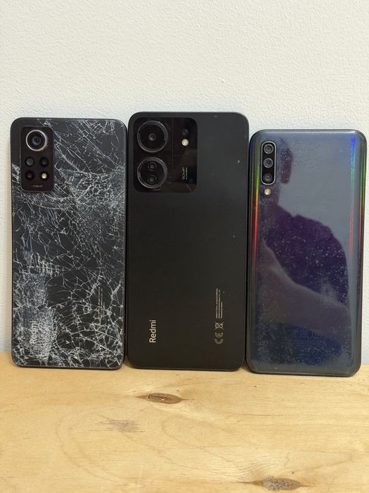 3 телефона продаю читать описание