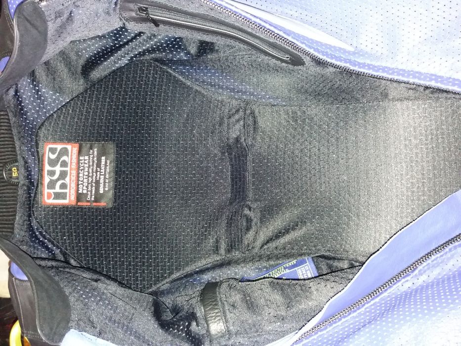 ЧИСТО НОВ мото екип IXS цял