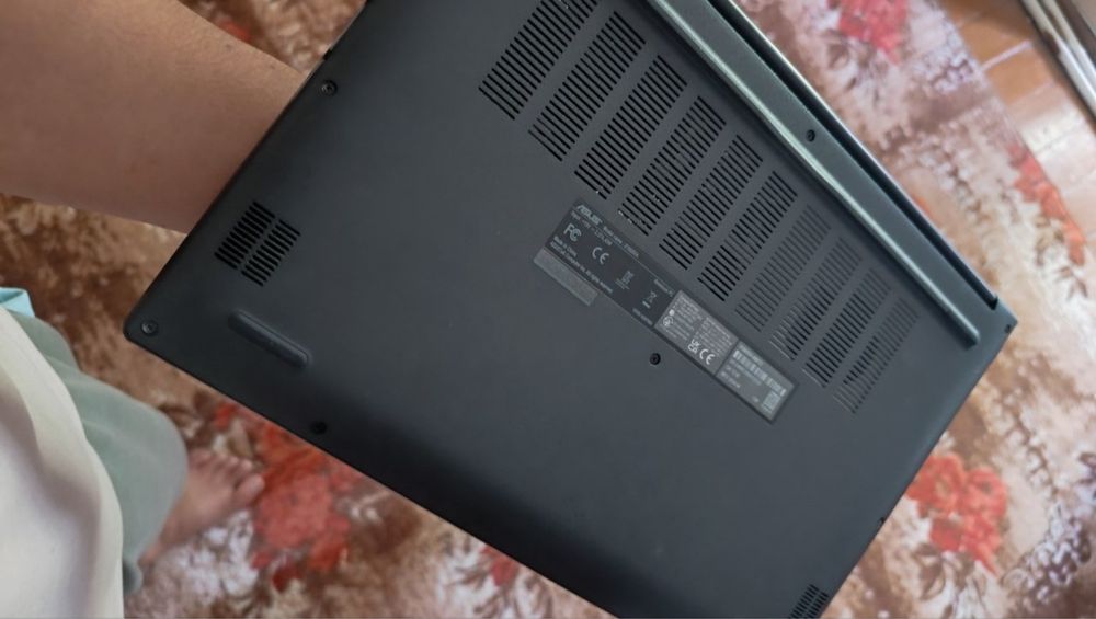 Asus Vivobook. Srochna