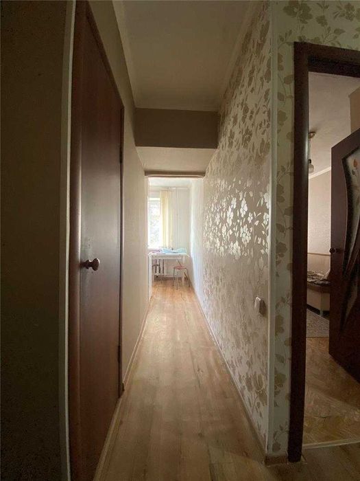 Продам 2 комнатную 4 микрорайон