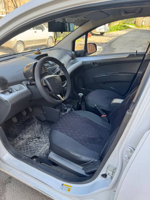 Srochna Spark sotiladi 2011 yil xolati ideal