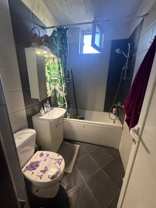 Дава се под наем Тристаен апартамент в София, Зона Б-18 - 80 кв.м за 715 € - Снимка #1