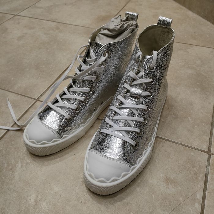 Чисто нови дамски обувки