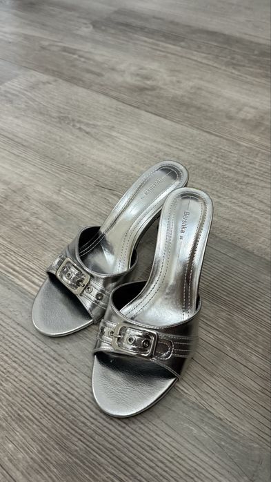 Босоножки за 15000тг