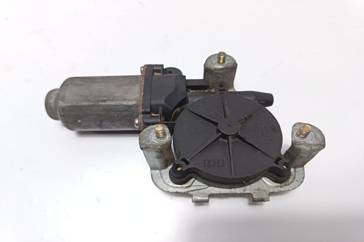 Motoras macara stanga fata 400739 IVECO Daily a 3-a generatie