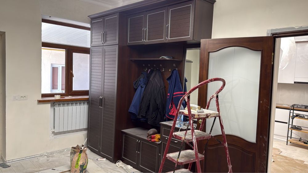 Прихожая мебель..