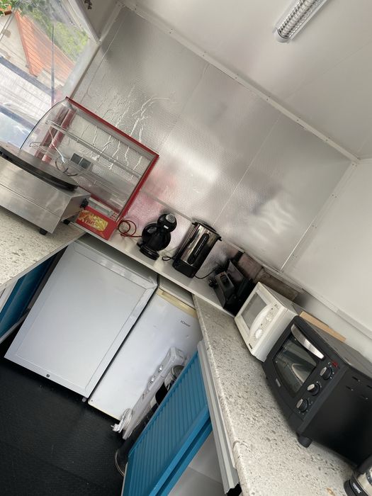 Rulotă comercială complet echipată – de vânzare sau închiriere!