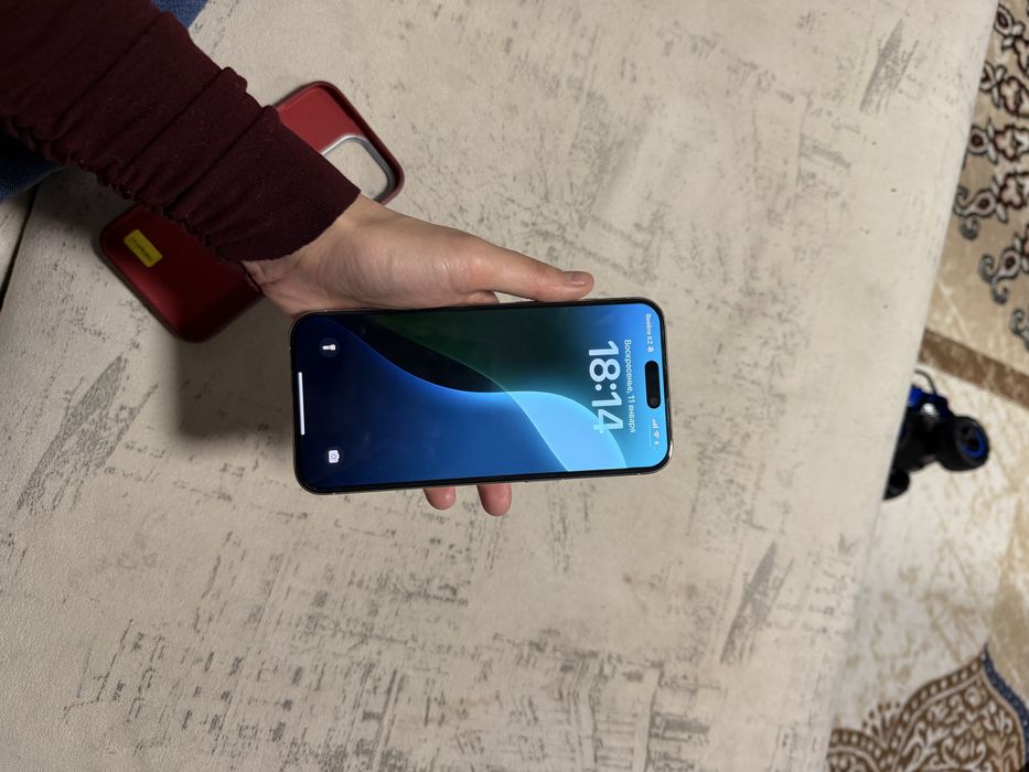 Продам iPhone 15 Pro Max