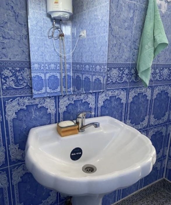 На против Karavan saray (венеция) ХАЛАЛ!!