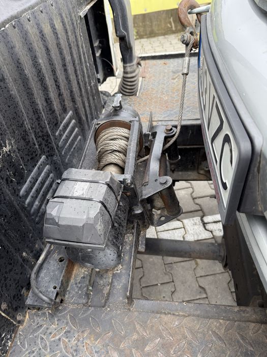 Proprietar vand Mitsubishi canter 2.8 diesel se conduce cu B autoplatforma BA14 6 locuri
