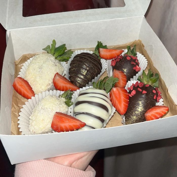 Клубника в шоколаде Шымкент