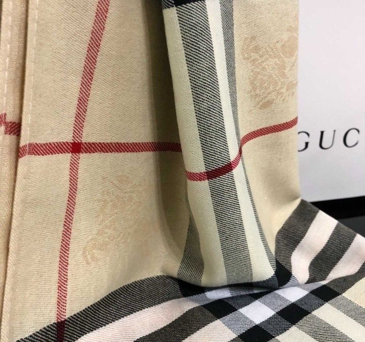 Esarfe/saluri unisex, logo brodat, super calitate