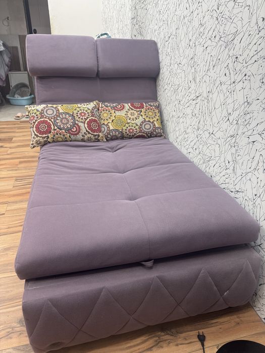 Срочно продам диван. Цена 15000тг