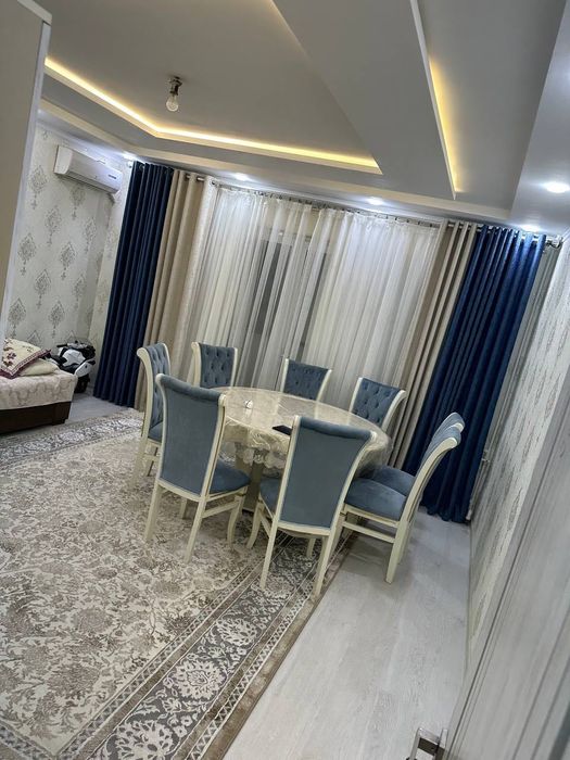 Гостевой стол и стулья