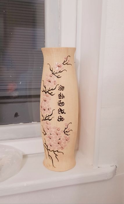 Продам Декаративную вазу САКУРА