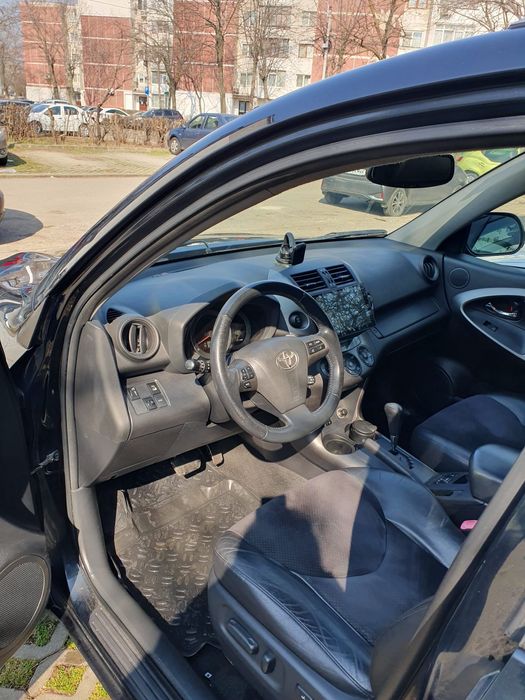 Se vinde Toyota rav4