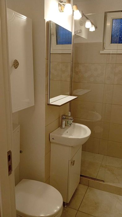 Inchiriez garsoniera.Proprietar