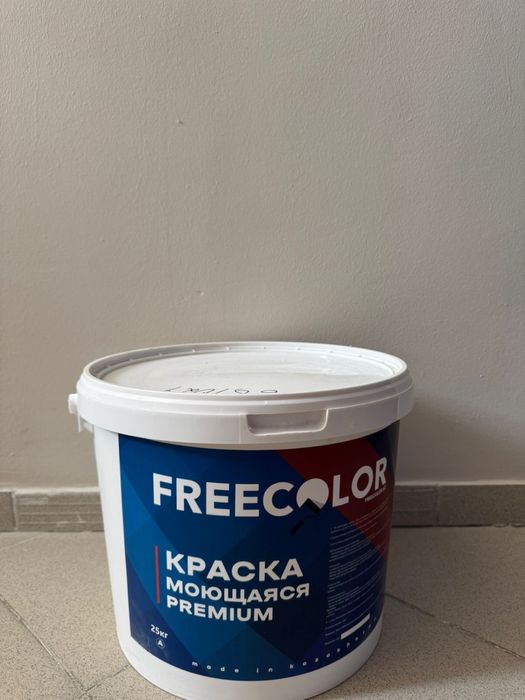 Краска свежая, моющаяся