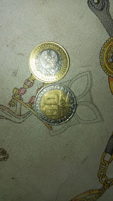 Продам коллекционные 100-200тенге