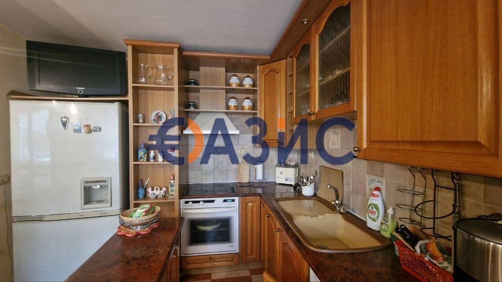 Тристаен апартамент с камина, Несебър, България, 120 кв. м. + гараж