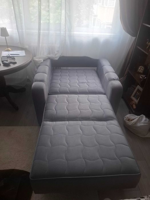 fotoliu pat gri catifea extensibil in conditii foarte bune -nou