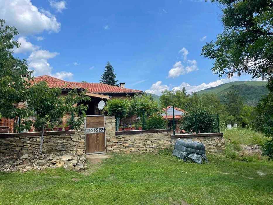 Продава се Къща в с. Медвен, Област Сливен - 80 кв.м за 727 €/кв.м - Снимка #19