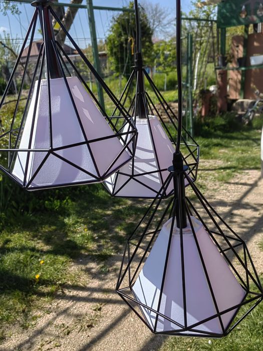 Lustră modernă cu 3 pendule, model geometric – 120 lei