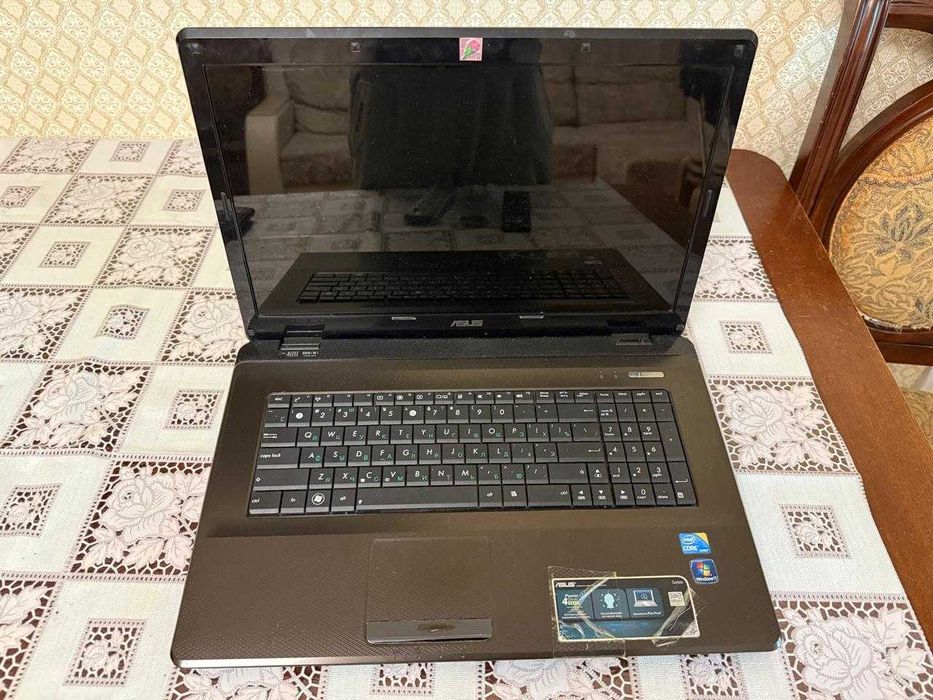 Asus. Intel Core I5 CPU. 2.67Ghz (4 Cpus)