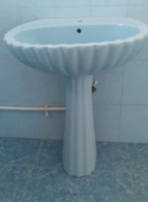 Sanitare  bideu cadă microfibra și chiuvetă mare baie